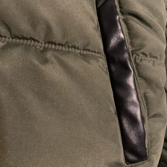 Green and black puffer jacket - Picture 3 of 4